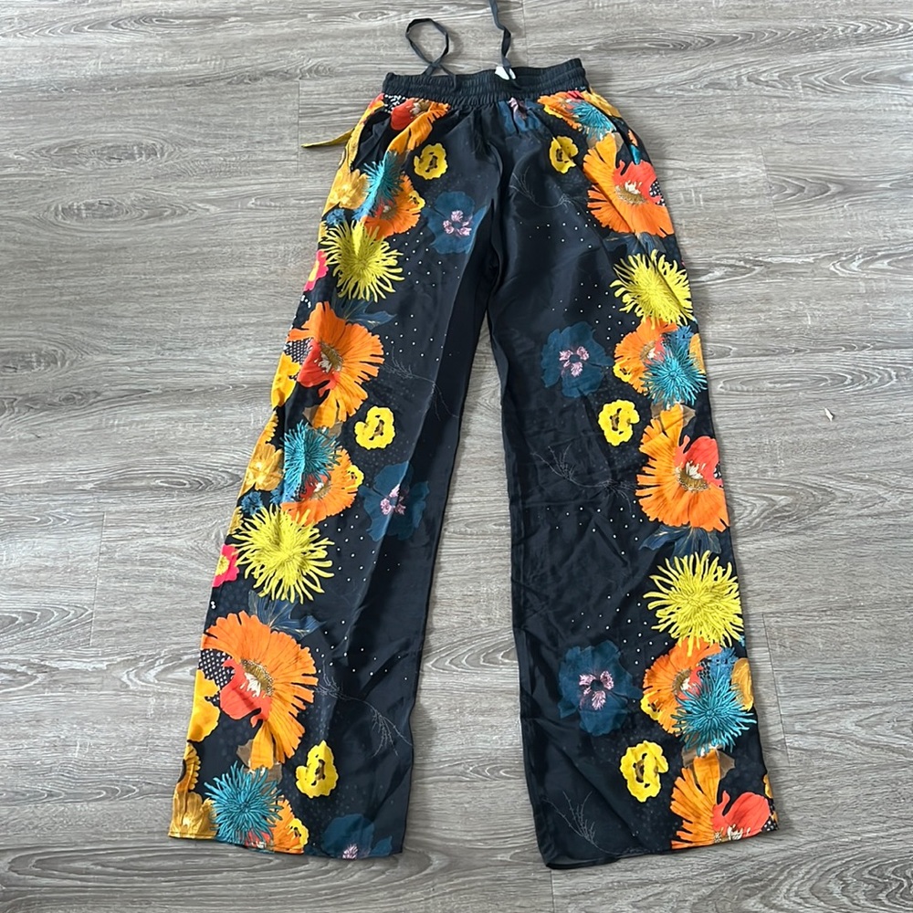 Zara Black Wide Straight-Leg Pants with Bright Floral Print